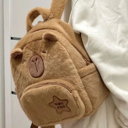 MOCHILINHA PELÚCIA CAPIVARA + FRETE GRÁTIS